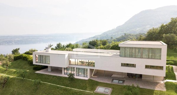casa indipendente in vendita a Salò in zona Villa