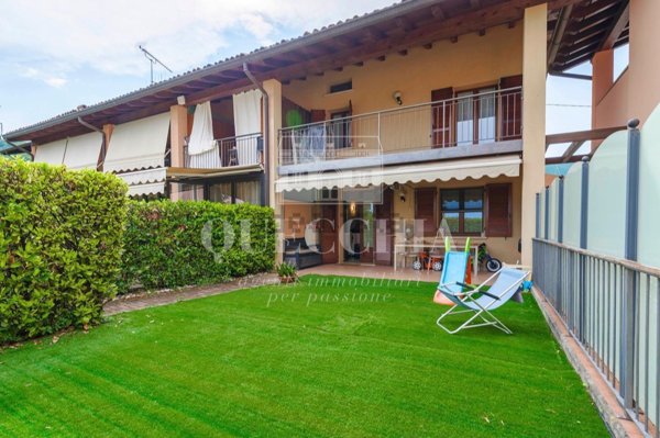 casa indipendente in vendita a Salò in zona Villa