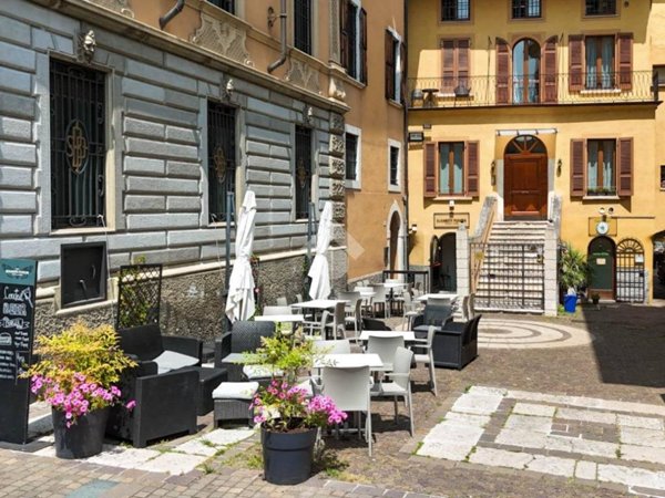 negozio in vendita a Salò in zona Cunettone