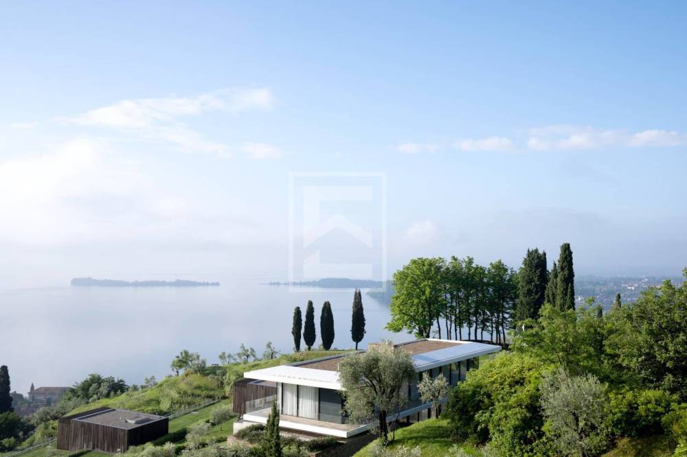 casa indipendente in vendita a Salò in zona Villa