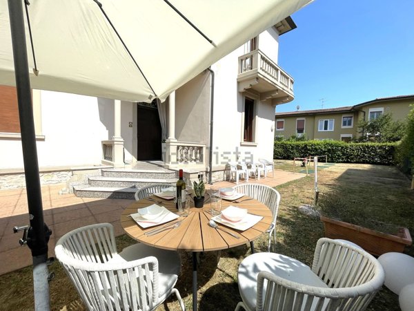 casa indipendente in vendita a Salò in zona Villa