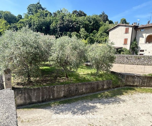 casa indipendente in vendita a Salò