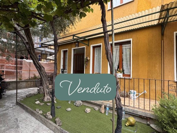 casa indipendente in vendita a Salò