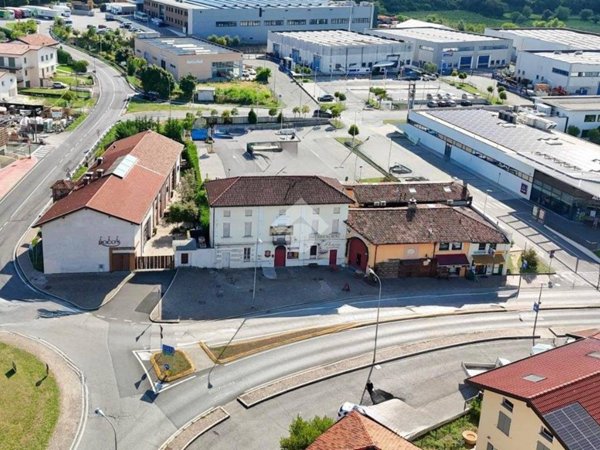 negozio in vendita a Salò in zona Cunettone