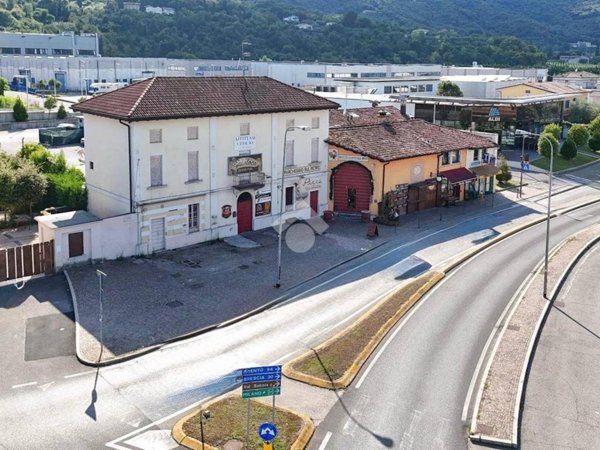 ufficio in vendita a Salò in zona Cunettone