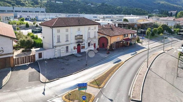 ufficio in vendita a Salò in zona Cunettone