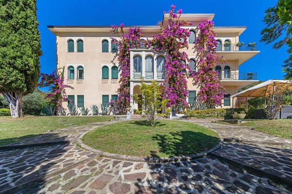 villa in vendita a Salò in zona Villa