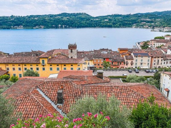casa indipendente in vendita a Salò in zona Villa