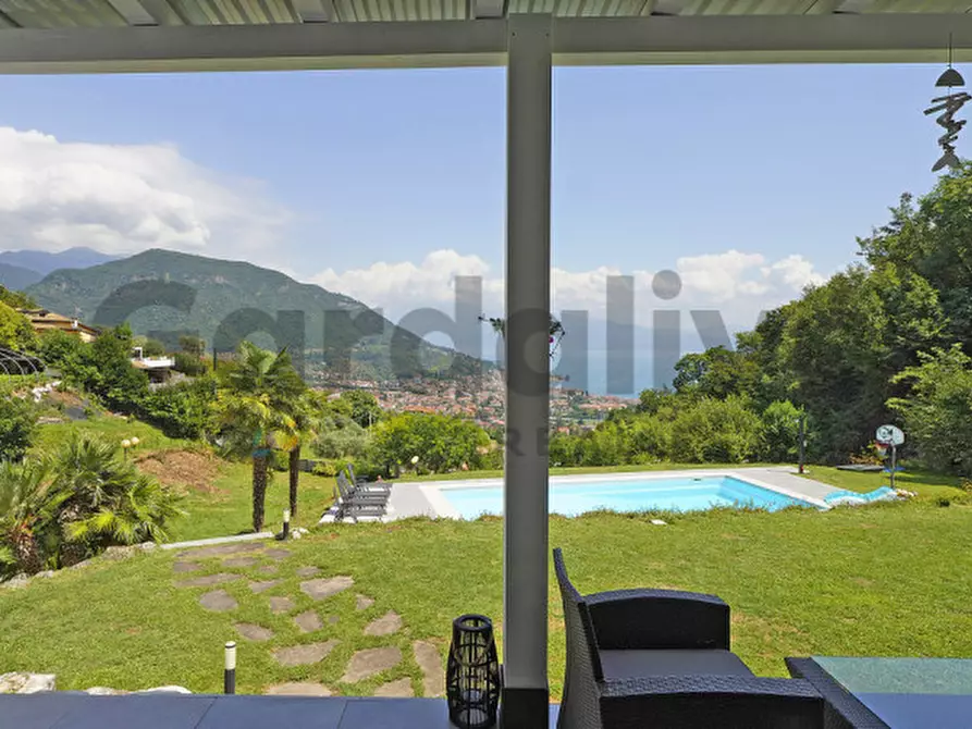 casa indipendente in vendita a Salò in zona Villa