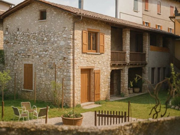casa indipendente in vendita a Salò