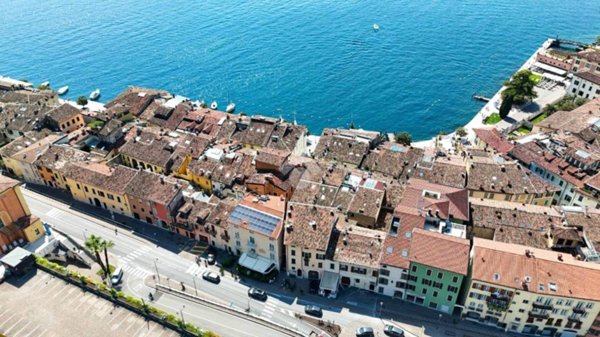 negozio in vendita a Salò in zona Cunettone