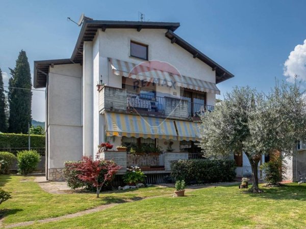 casa indipendente in vendita a Salò in zona Villa