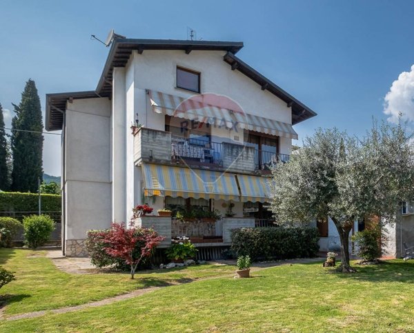 casa indipendente in vendita a Salò in zona Villa