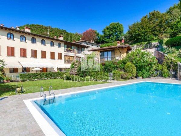 appartamento in vendita a Salò in zona Serniga