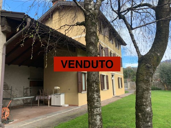 casa indipendente in vendita a Salò