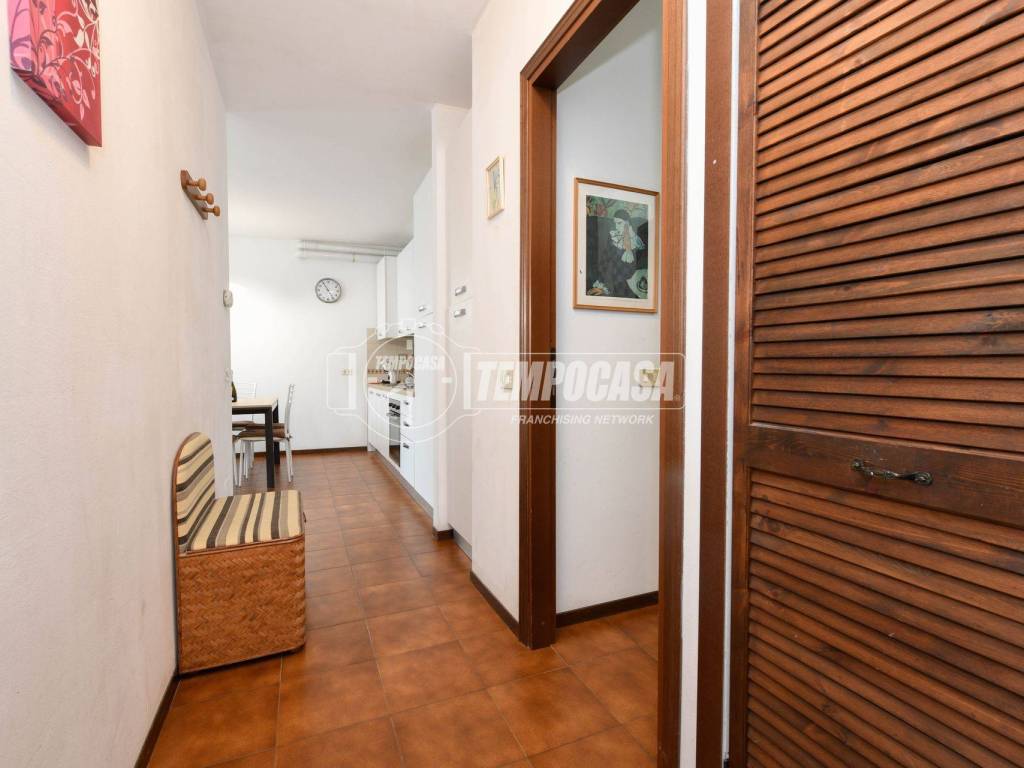 appartamento in vendita a Salò in zona Barbarano