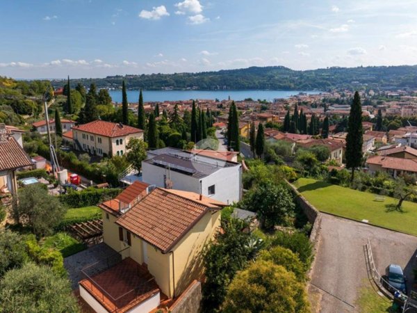 casa indipendente in vendita a Salò in zona Villa