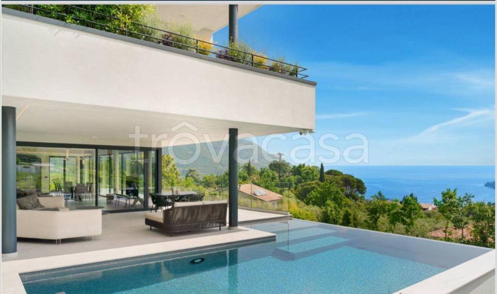 casa indipendente in vendita a Salò in zona Villa