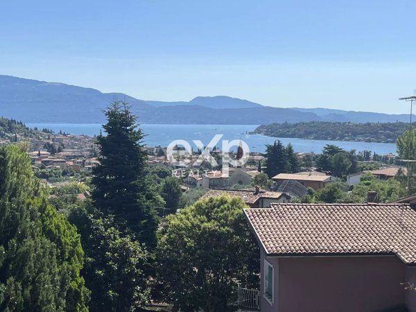 casa indipendente in vendita a Salò in zona Villa