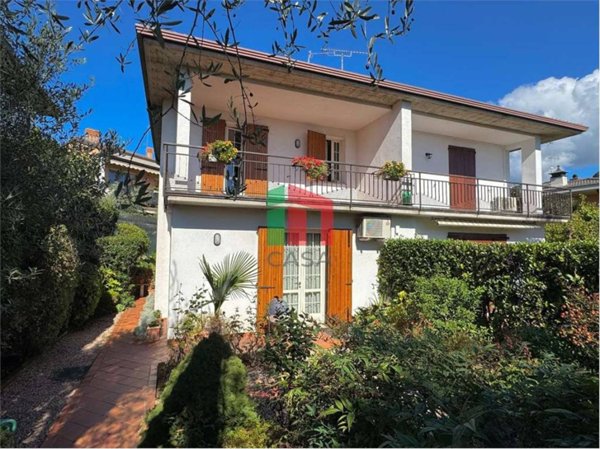 casa indipendente in vendita a Salò in zona Villa