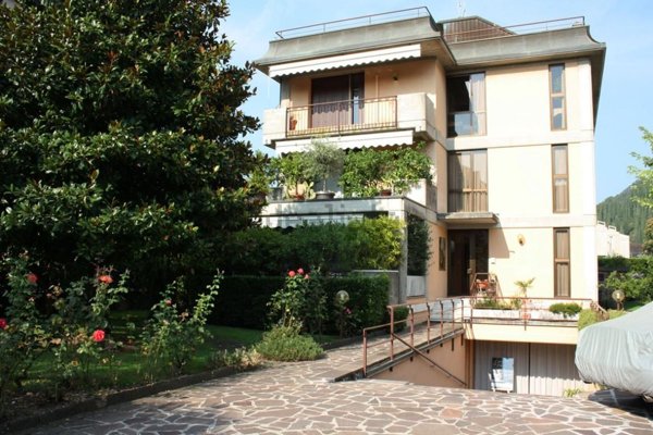 appartamento in vendita a Salò in zona Barbarano