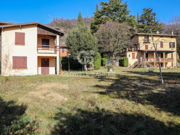 casa indipendente in vendita a Salò in zona Villa