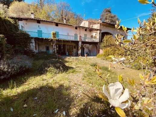 casa indipendente in vendita a Salò