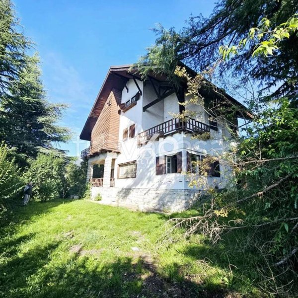 casa indipendente in vendita a Salò in zona Villa