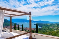 casa indipendente in vendita a Salò in zona Villa