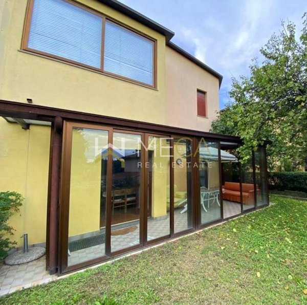 casa indipendente in vendita a Salò in zona Villa