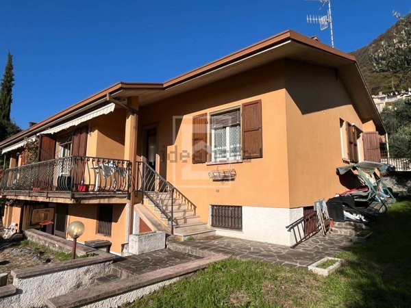 casa indipendente in vendita a Salò in zona Renzano