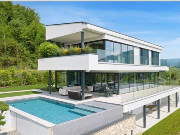 casa indipendente in vendita a Salò in zona Villa