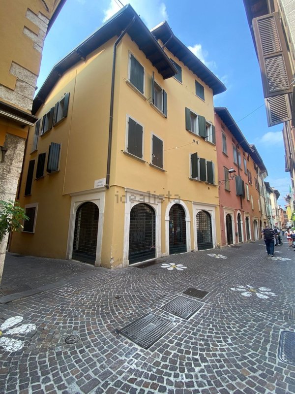 locale commerciale in vendita a Salò