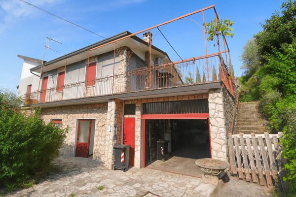 appartamento in vendita a Salò in zona Villa