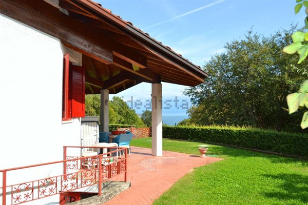 casa indipendente in vendita a Salò in zona Villa