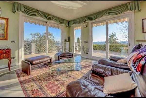 casa indipendente in vendita a Salò in zona Villa
