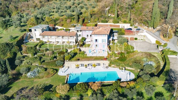 appartamento in vendita a Salò in zona Villa