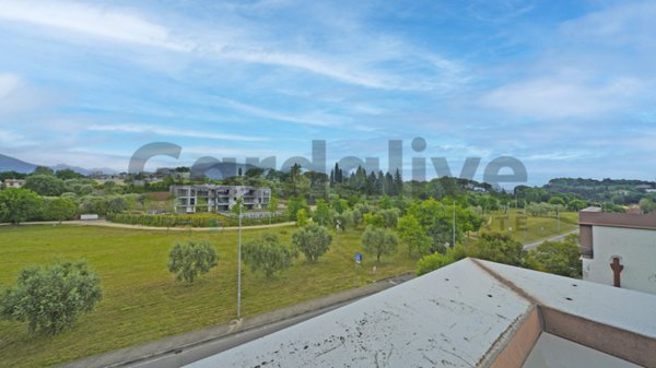 casa indipendente in vendita a Salò in zona Villa