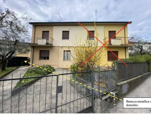 casa indipendente in vendita a Salò in zona Villa