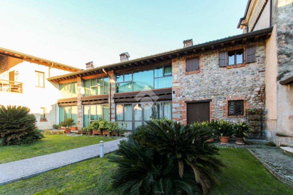 casa indipendente in vendita a Salò