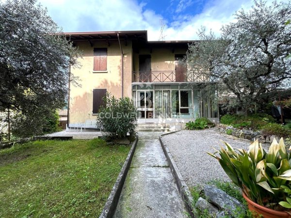 appartamento in vendita a Salò in zona Villa