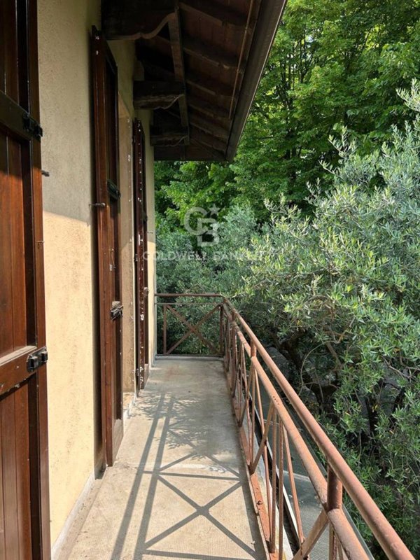 appartamento in vendita a Salò in zona Villa