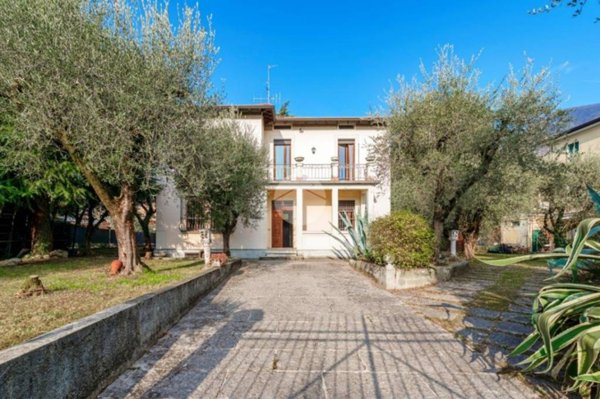 casa indipendente in vendita a Salò in zona Villa