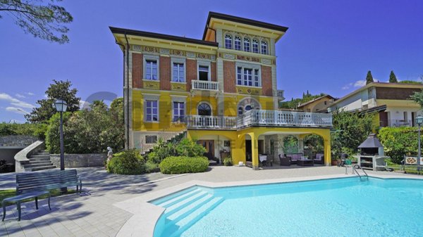 casa indipendente in vendita a Salò in zona Villa