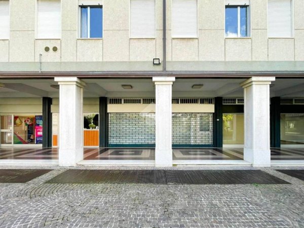 negozio in vendita a Salò