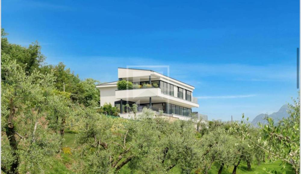 casa indipendente in vendita a Salò in zona Villa