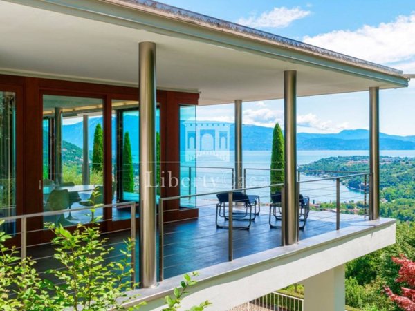 casa indipendente in vendita a Salò in zona Villa