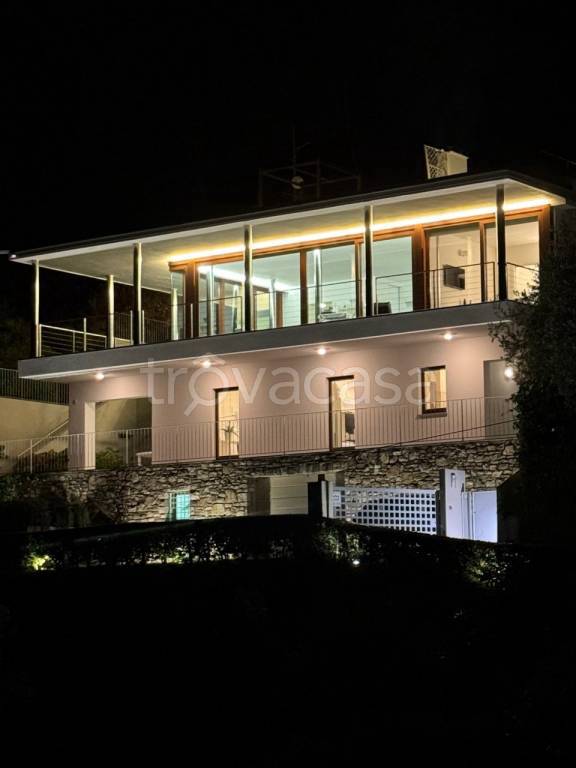 casa indipendente in vendita a Salò in zona Villa