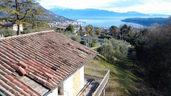 casa indipendente in vendita a Salò in zona Villa