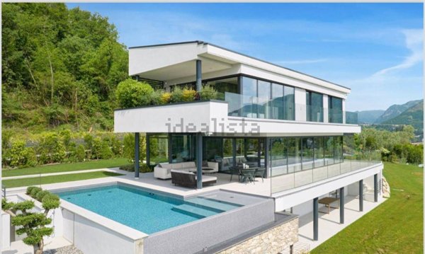 casa indipendente in vendita a Salò in zona Villa